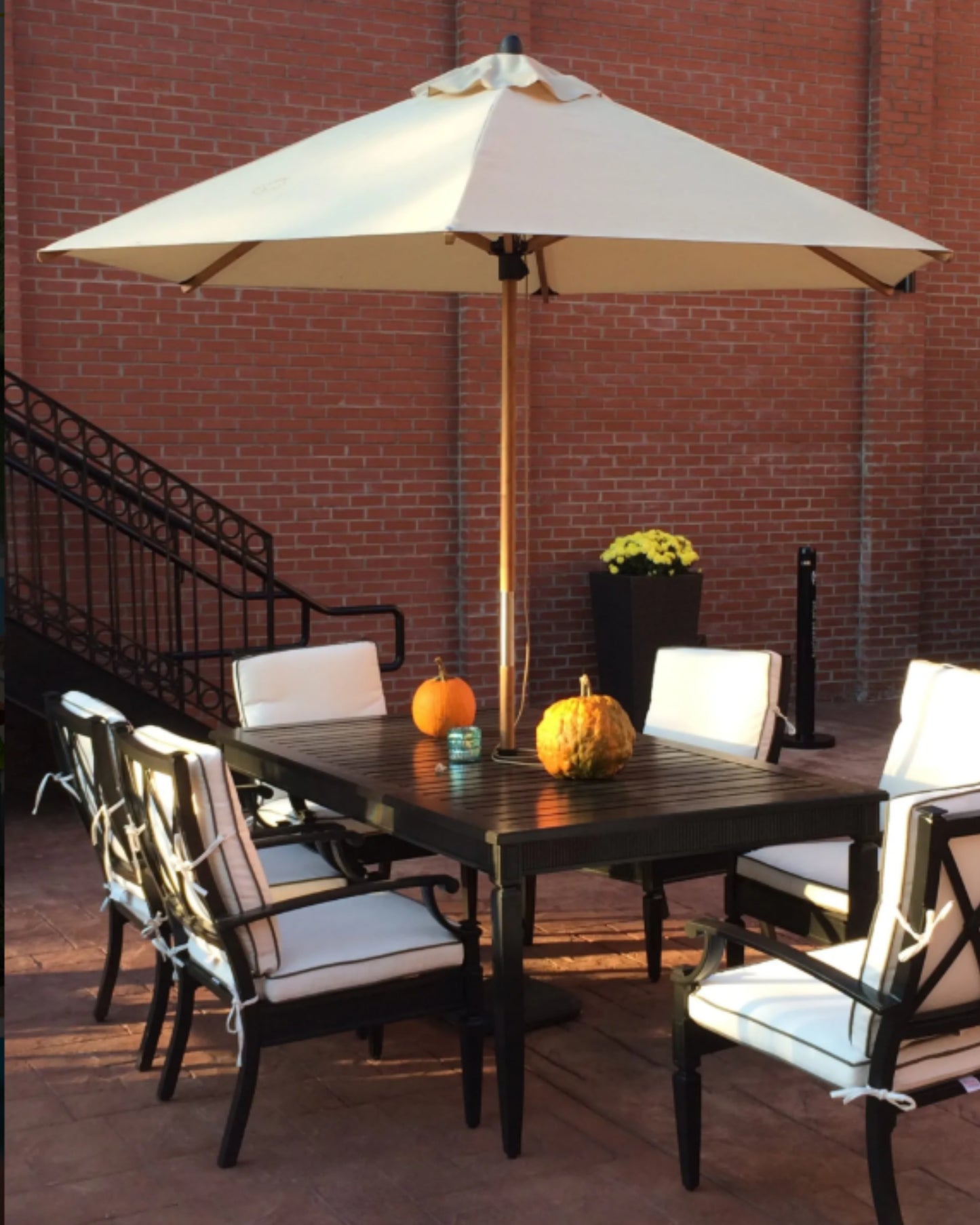 Sirocco Bamboo Center Pole Umbrella